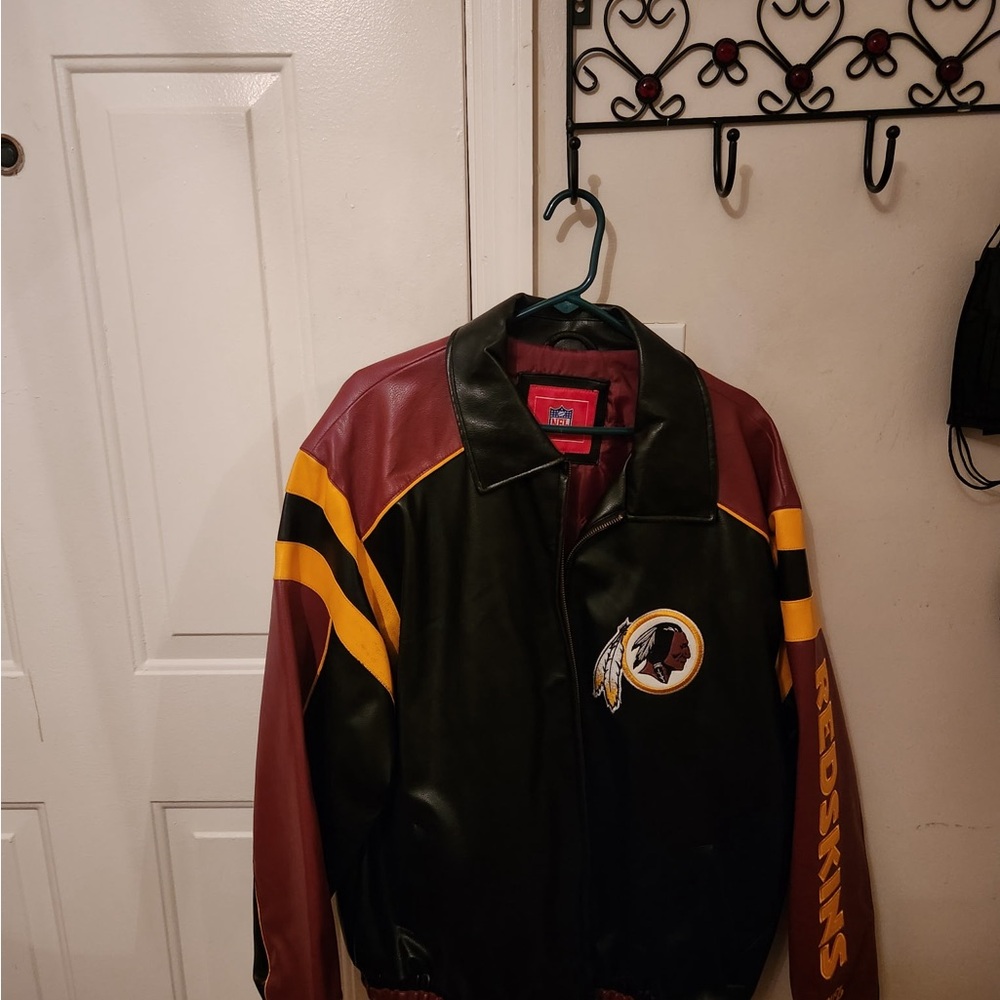 CLASSIC Men's Leather Jacket with Team Logo